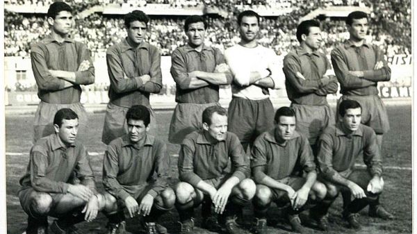 Una formazione del Catania della stagione 1960/61: Grani è il terzo da sinistra in piedi.