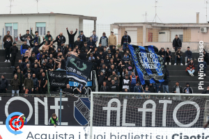 Latina-Catania 1-4 (i tifosi) · Latina - Catania