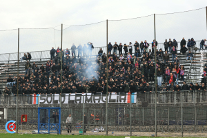 Latina-Catania 1-4 (i tifosi) · Latina - Catania
