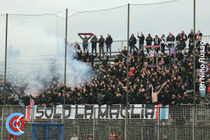 Latina-Catania 1-4 (i tifosi) · Latina - Catania