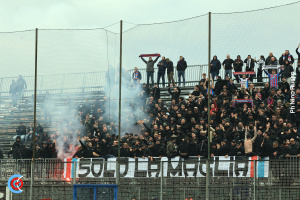 Latina-Catania 1-4 (i tifosi) · Latina - Catania