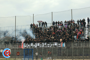 Latina-Catania 1-4 (i tifosi) · Latina - Catania