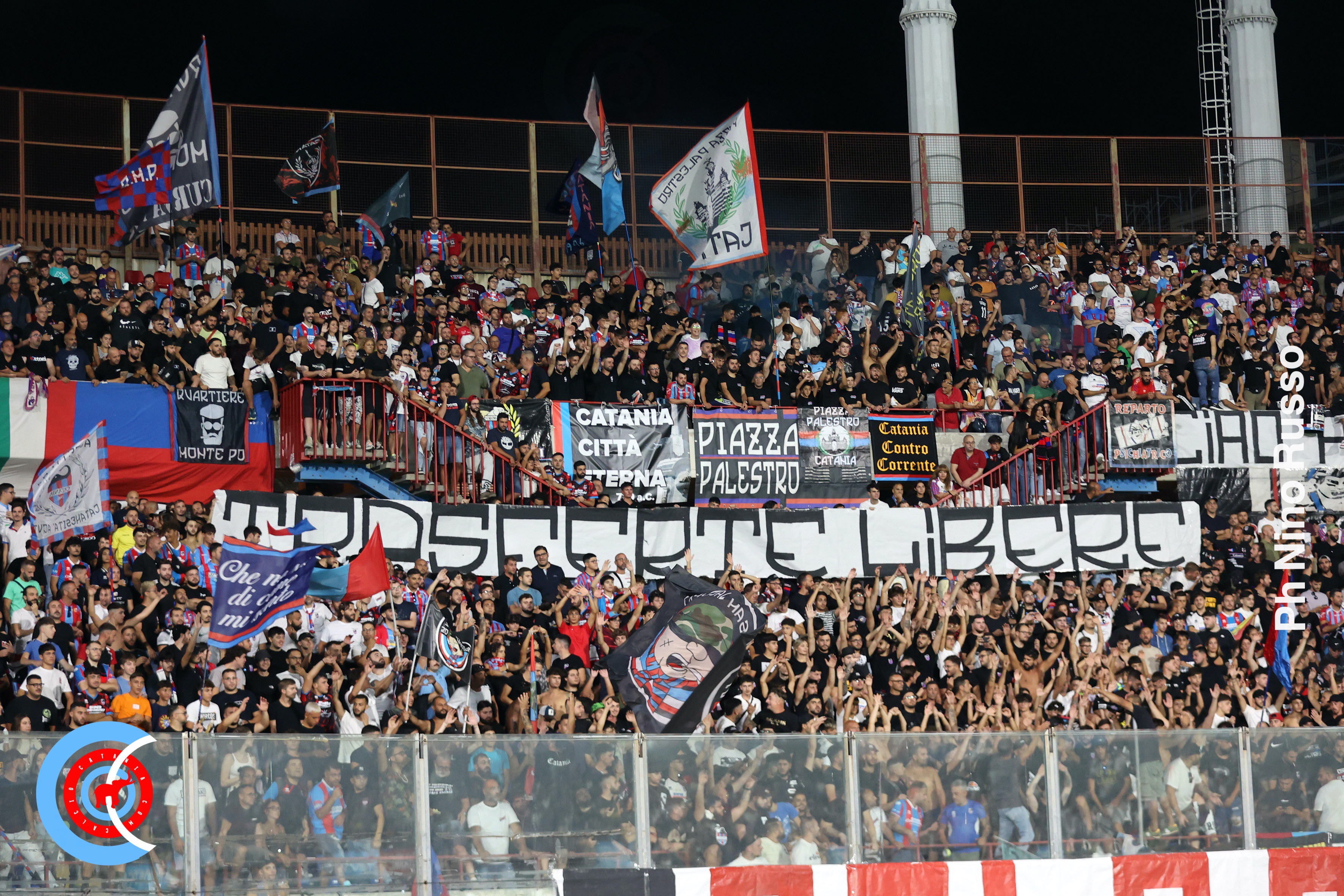 Catania-Crotone 0-1 (i tifosi)
