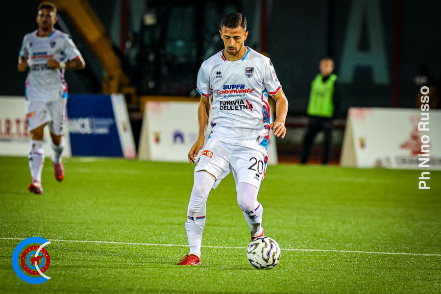 Un lampo di Forte, un muro di gruppo: il Catania sbanca Picerno e resta in vetta