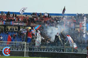 Catania-Crotone 0-0 (i tifosi)